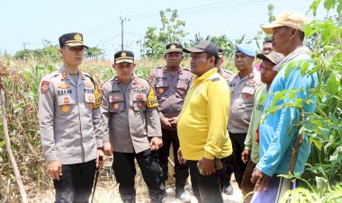 Dukung-Asta-Cita-Polres-Tuban-Beri-Bantuan-Pupuk-untuk-Petani-Jagung-di-Tambakboyo